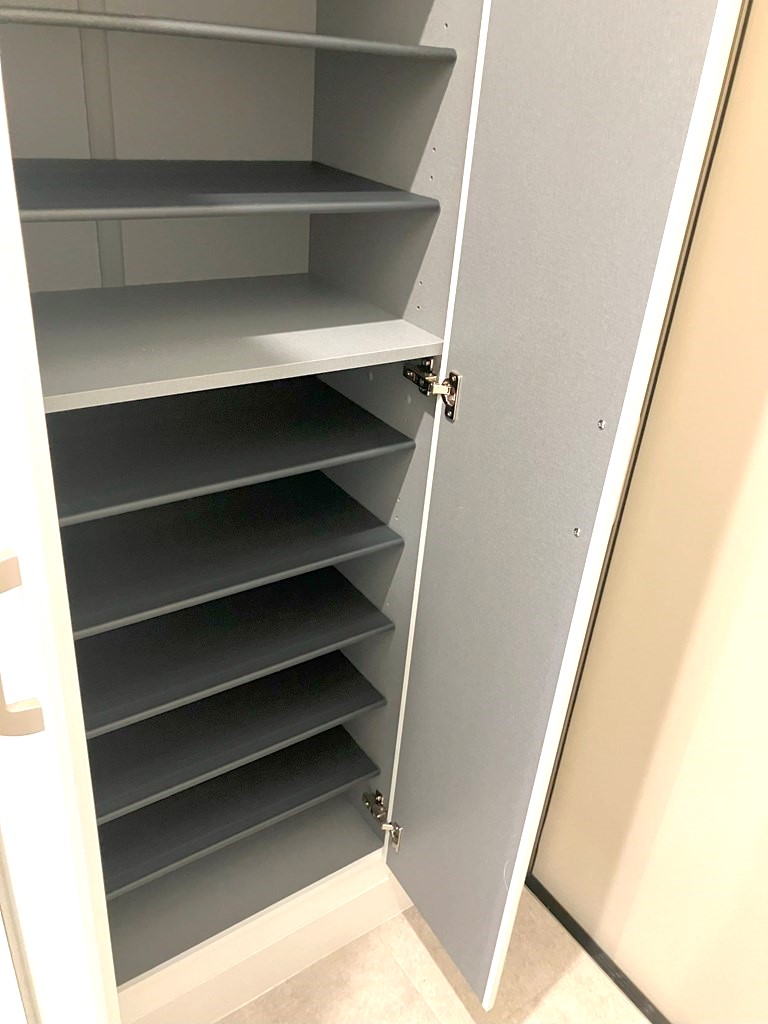 玄関　※類似物件参考画像