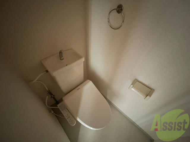 トイレ　トイレとお風呂が別なので清潔に使えて嬉しいですね。