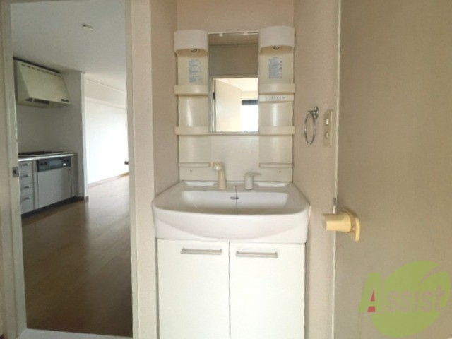 洗面設備　洗面台は独立しています。朝の身支度はこちらでどうぞ～