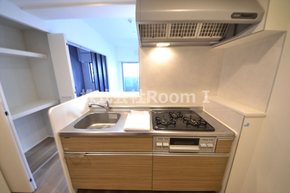 キッチン　コンパクトなキッチンで掃除もラクラク