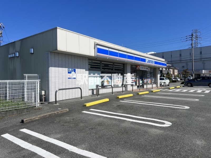 コンビニ　ローソン新大牟田駅前店（コンビニ）まで400m