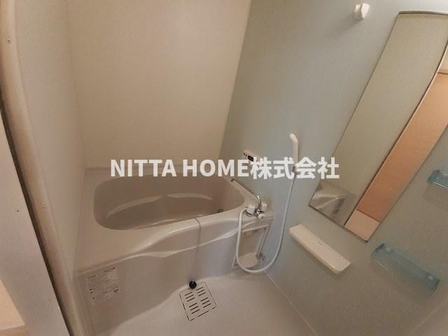 バス・シャワールーム　追い焚き機能・浴室乾燥機を完備!!