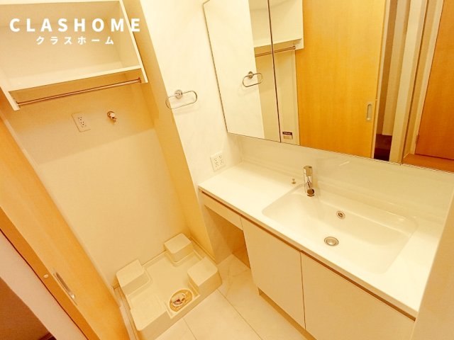洗面設備　同物件の別部屋になります。