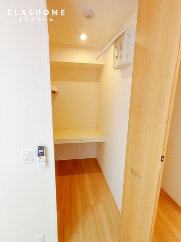 収納　同物件の別部屋になります。