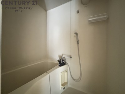 バス・シャワールーム　シンプルなお風呂です。