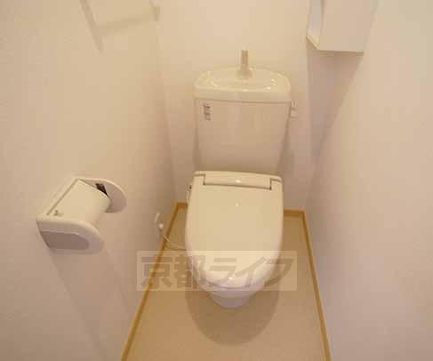 トイレ　便座が暖かいウォームレットトイレ