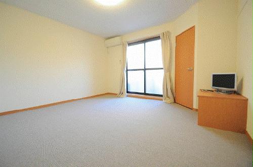 居室・リビング　備品や設備仕様は号室等により異なります現地をご確認下さい。