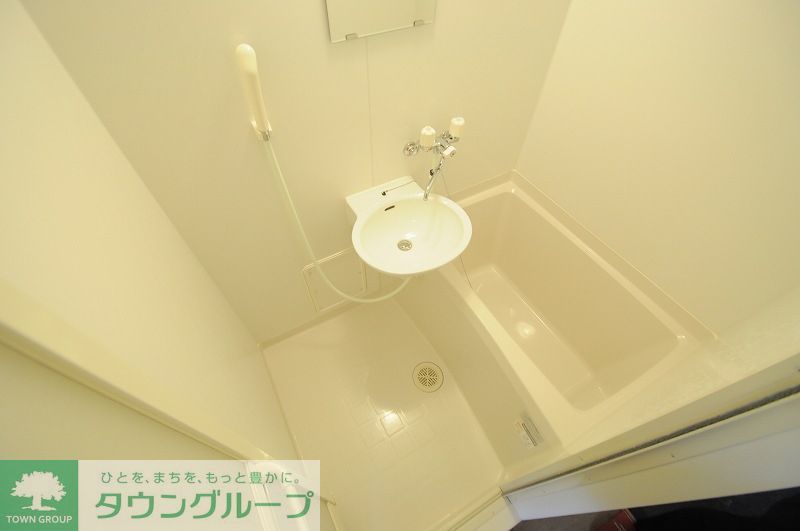 バス・シャワールーム　「同タイプの部屋の写真です」「現況優先」