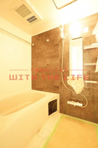 バス・シャワールーム　広々としたバルコニーです