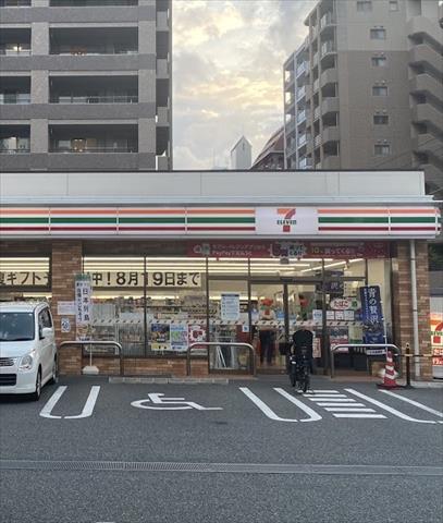 コンビニ　セブンイレブン（コンビニ）まで255m