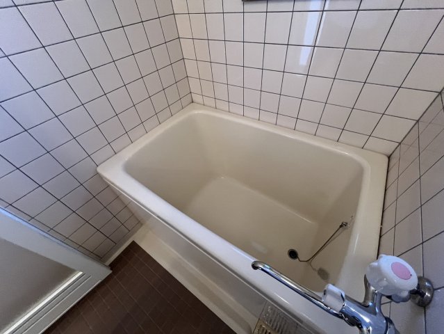 バス・シャワールーム　ゆったり過ごせるお風呂です