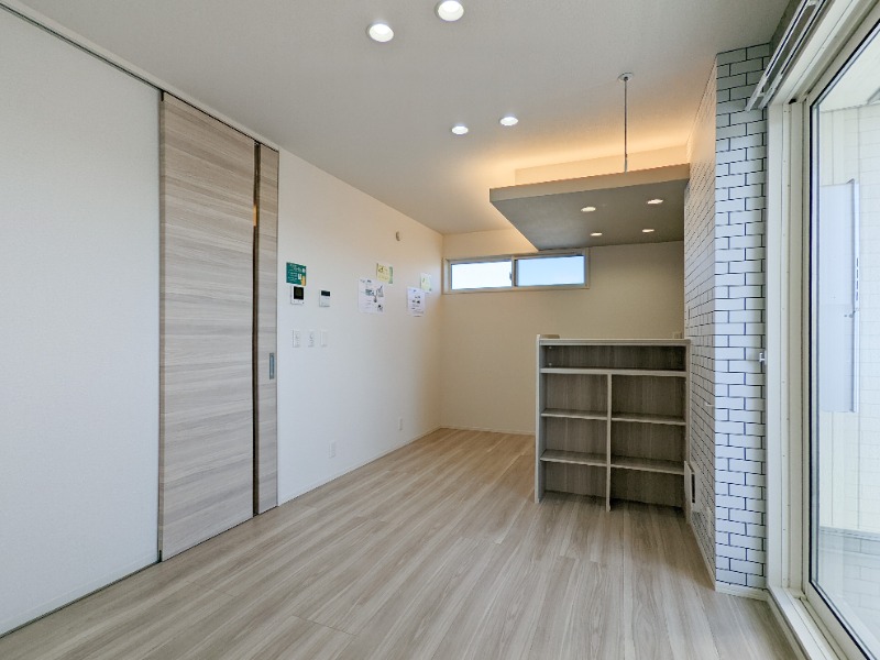 居室・リビング　図面と現状に相違がある場合には現状を優先