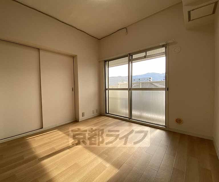 居室・リビング　落ち着いた雰囲気のお部屋です