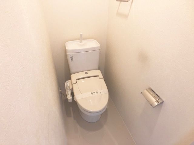 トイレ　ウォシュレット付き