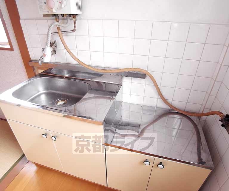 キッチン　２口コンロが置けます。