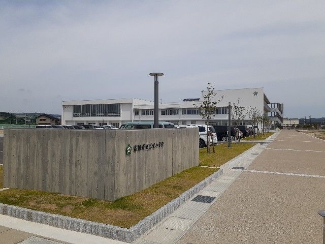 小学校　五位小学校（小学校）まで500m