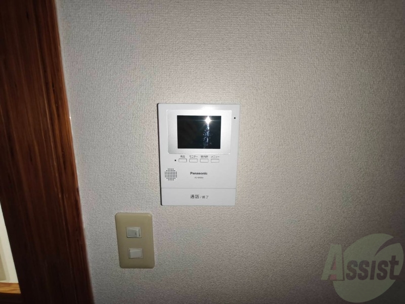 セキュリティ　ＴＶモニター付インターホンです。来客者の顔が見えるので安心！