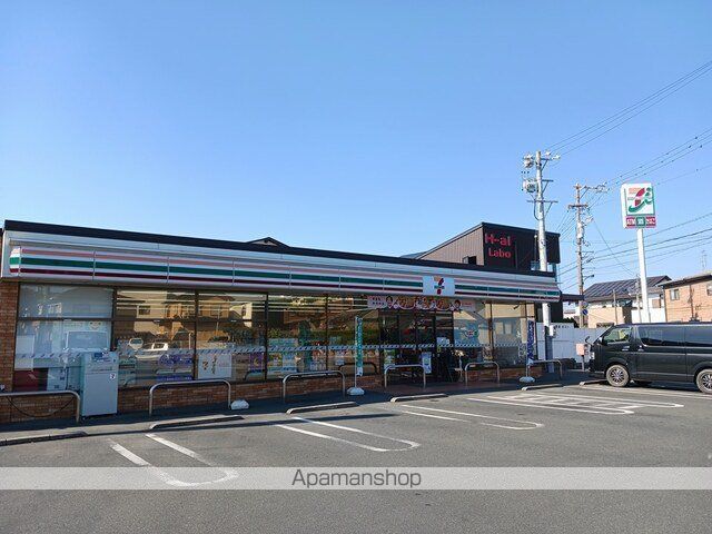 コンビニ　セブンイレブン芳川店（コンビニ）まで346m
