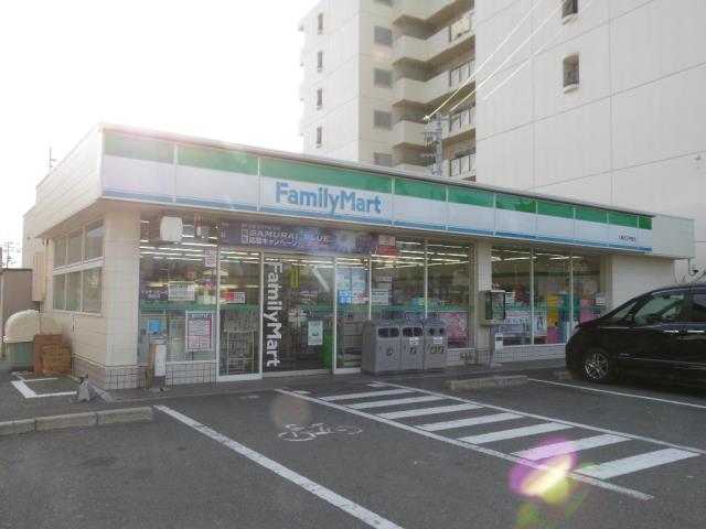 コンビニ　ファミリーマート（コンビニ）まで572m