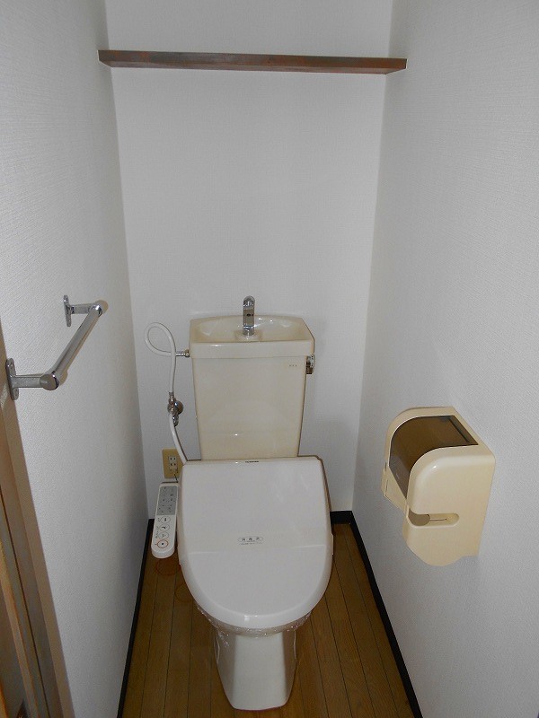 トイレ　温水洗浄便座