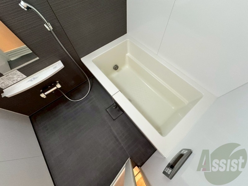 バス・シャワールーム　お風呂になります。一日の疲れを癒してくださいね。