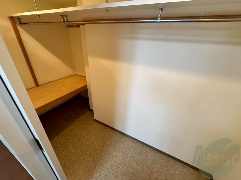 収納　寝室の収納です。部屋がすっきり片付きます。