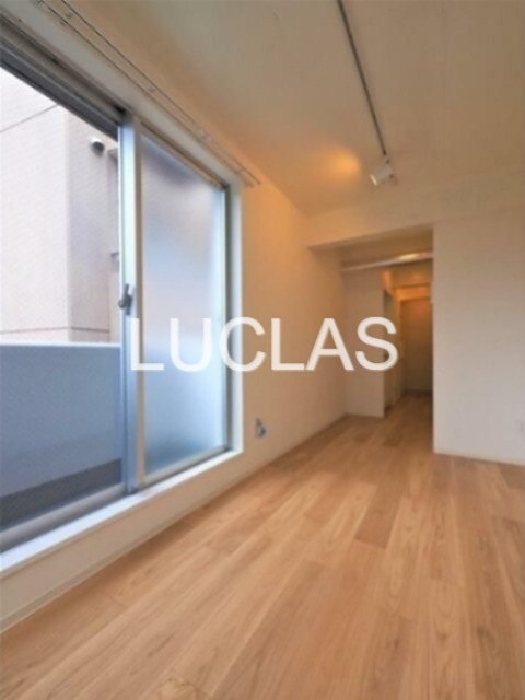 居室・リビング　ゆったりとしたリビングで憩いの空間…。