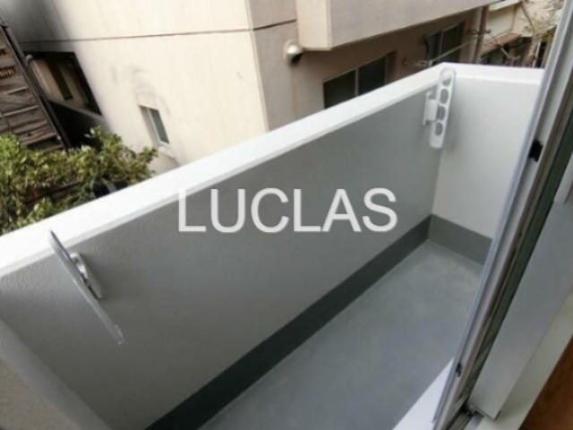 バルコニー　バルコニー付で洗濯物も安心♪