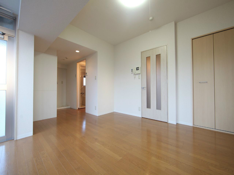 居室・リビング　洋室10帖　クローゼット付（収納充実）角部屋（換気良好）