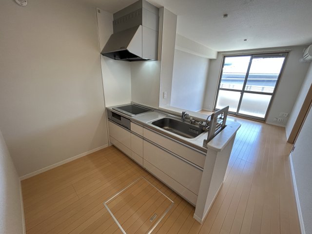 キッチン　※別号室のお写真です。現状優先となります。