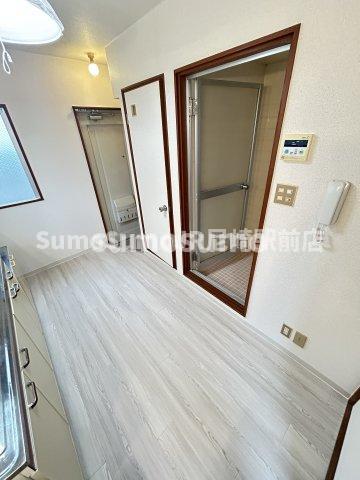 居室・リビング　こちらの居間で趣味の時間をお楽しみください