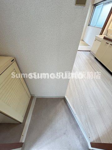 玄関　収納もある玄関です