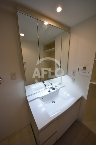 洗面設備　クロスレジデンス大阪新町　独立洗面台