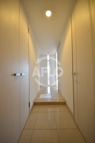 玄関　クロスレジデンス大阪新町 　玄関