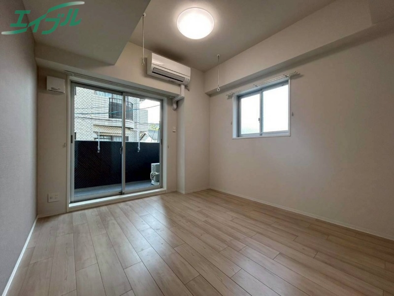 居室・リビング　別部屋同型タイプです。