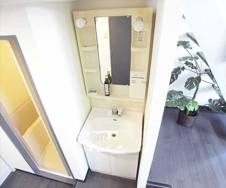 洗面設備　シャンプードレッサーです。