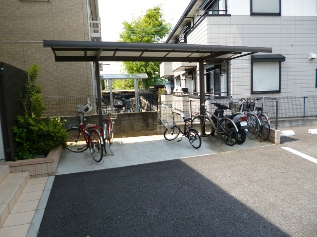その他共有部分　屋根付き駐輪場です。