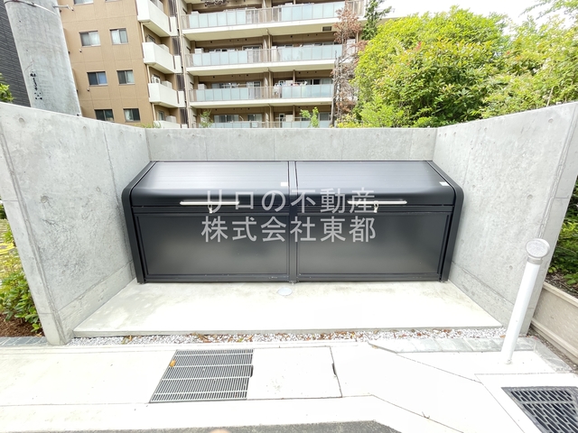 その他共有部分　ＢＯＸタイプのごみ置き場で清潔ですね♪