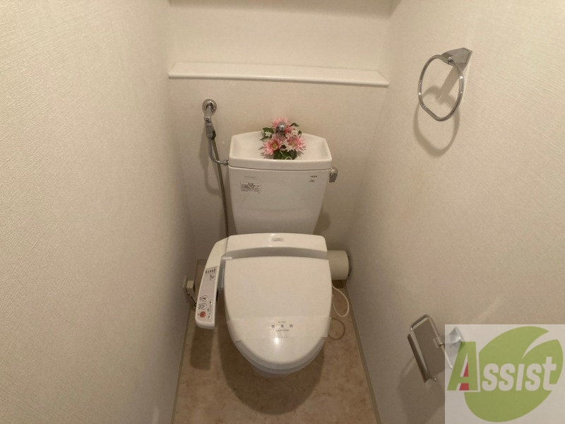 トイレ　ウォシュレット機能がついたトイレ。安心して使用できますね。