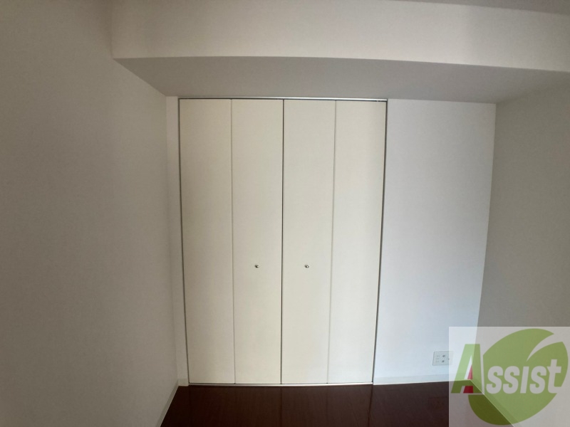 収納　寝室の収納です。部屋がすっきり片付きます。