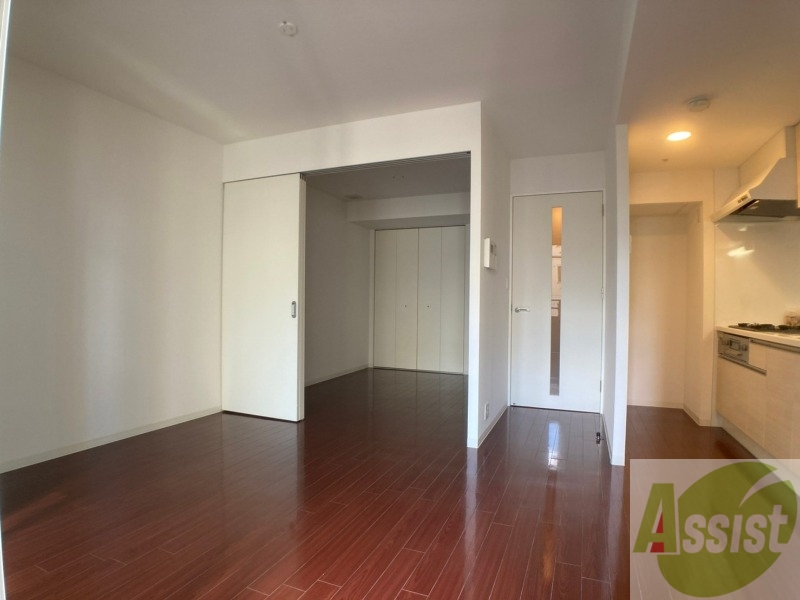 居室・リビング　広くてキレイなお部屋が広がっていて、充実した生活が送れそう。