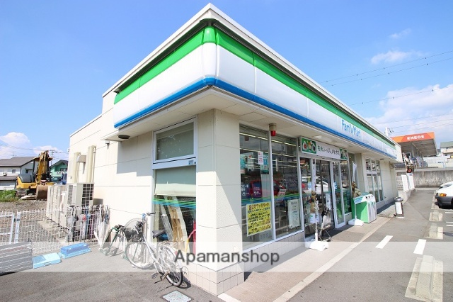 コンビニ　ファミリーマート（コンビニ）まで773m