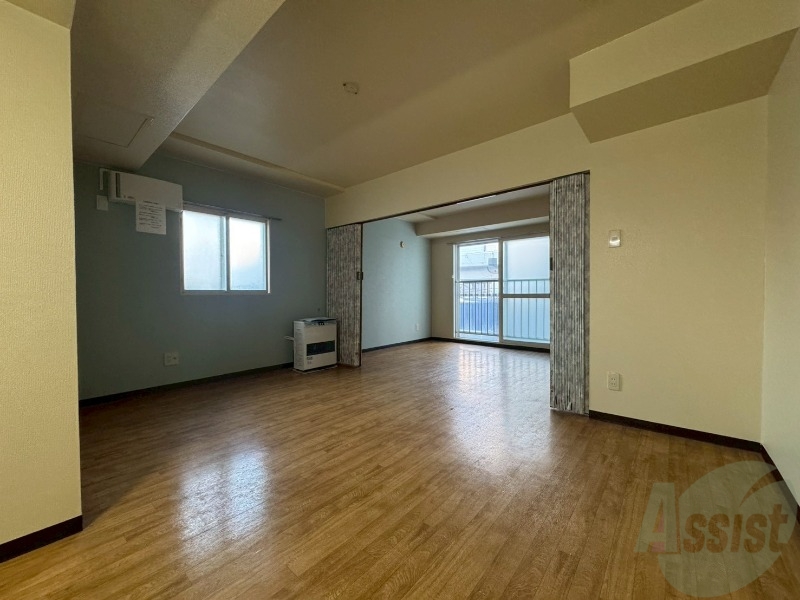 居室・リビング　広くてキレイなお部屋が広がっていて、充実した生活が送れそう。