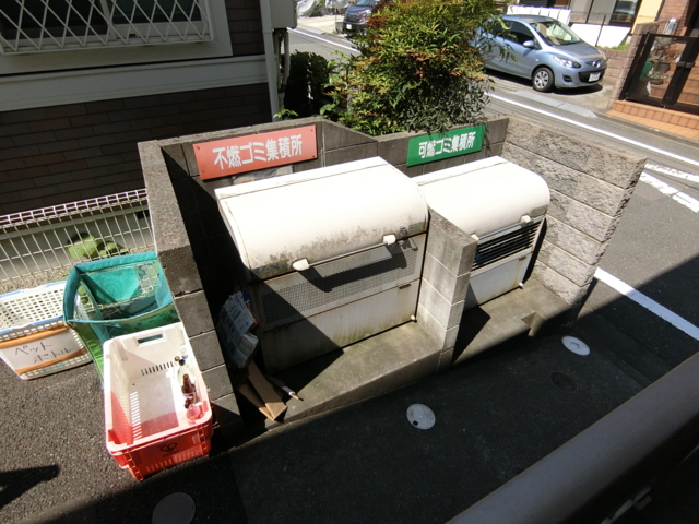 その他共有部分　敷地内ゴミ置き場です。