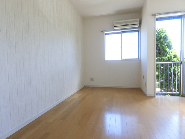 居室・リビング　明るい室内です。