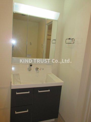 洗面設備　脱衣スペースもあります