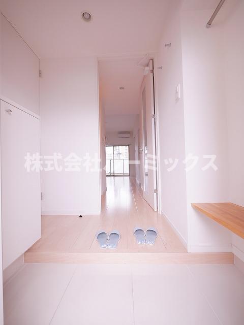 玄関　現状優先です