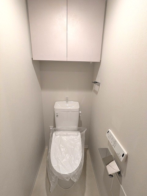 トイレ　温水洗浄便座、スマホストレージあり便利です