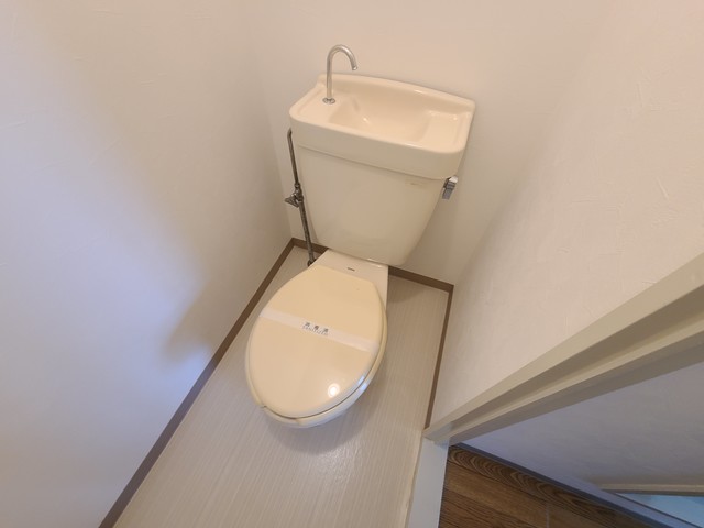 トイレ　綺麗で出井結感あるトイレです