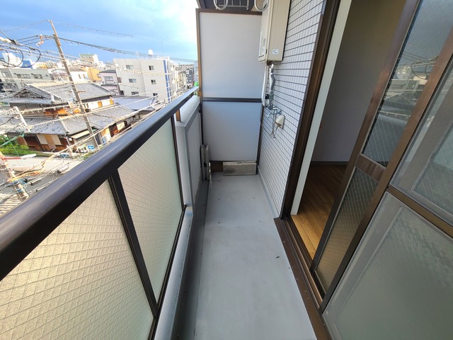 バルコニー　十分な広さのバルコニーです